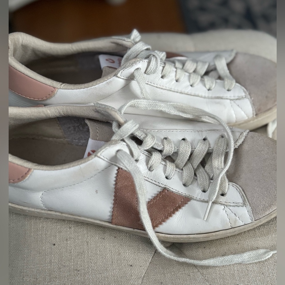 Victoria sneakers